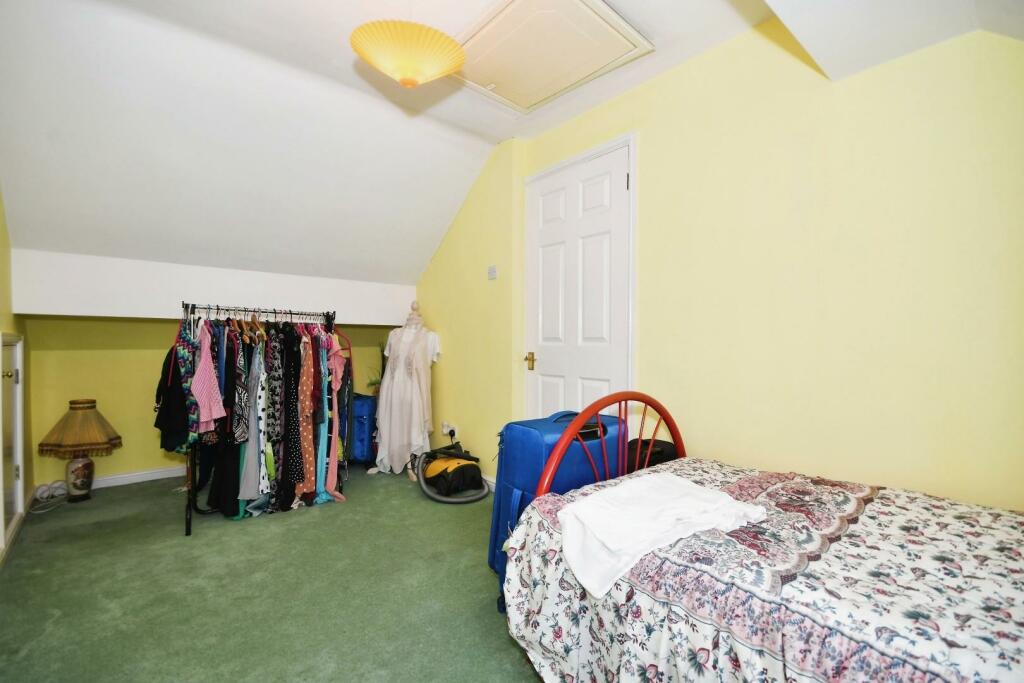 BEDROOM 2.jpg