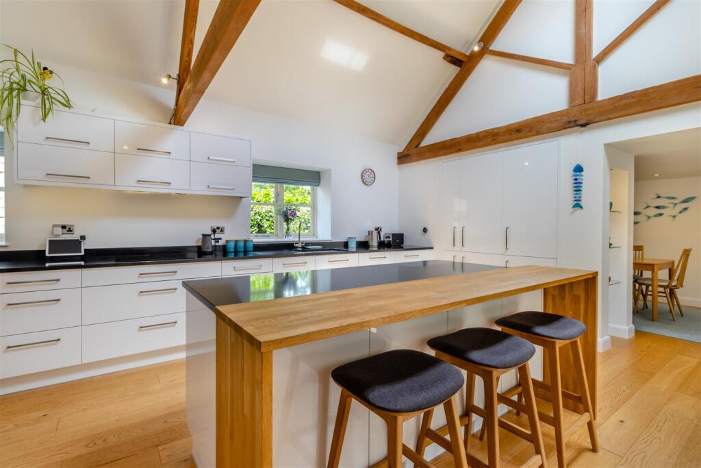 8604544-interior39.jpg