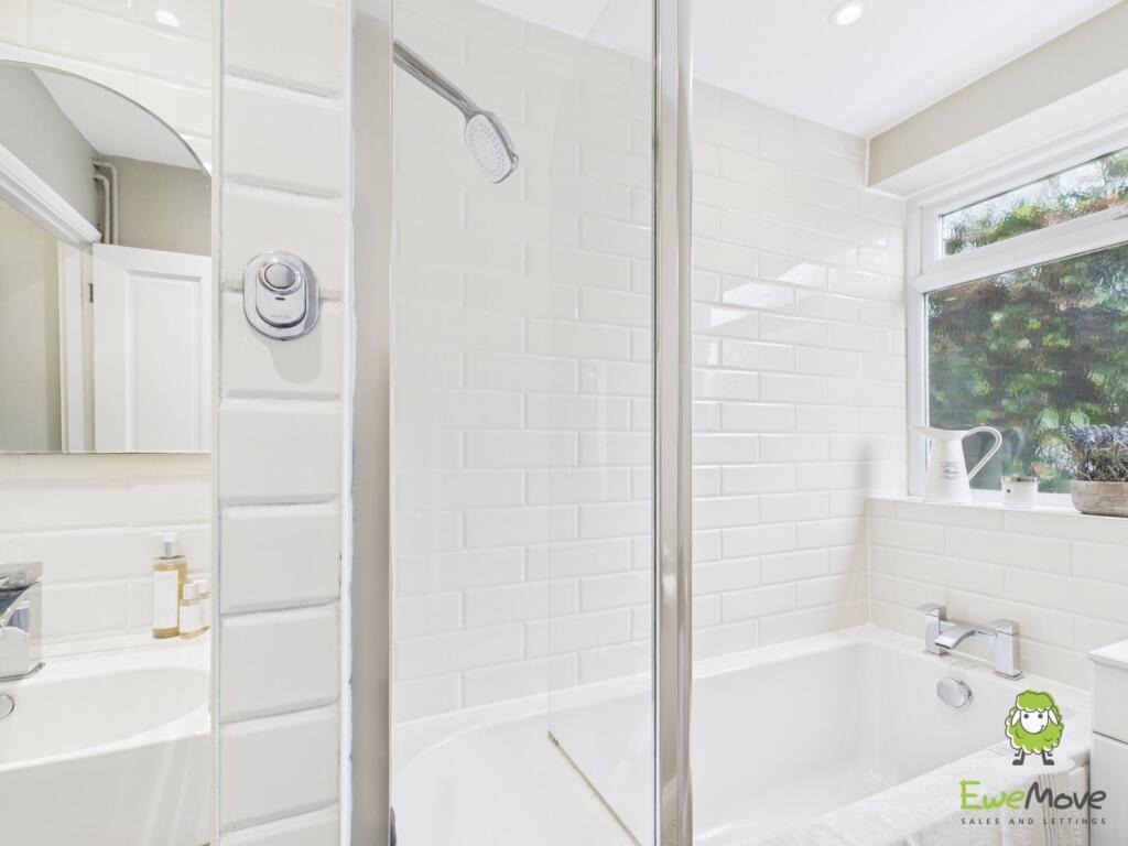 EweMove Estate Agents Basingstoke - Upper Sherbour