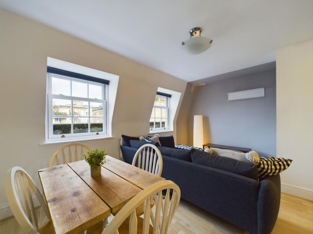 CAM01740G0-PR0191-STILL004