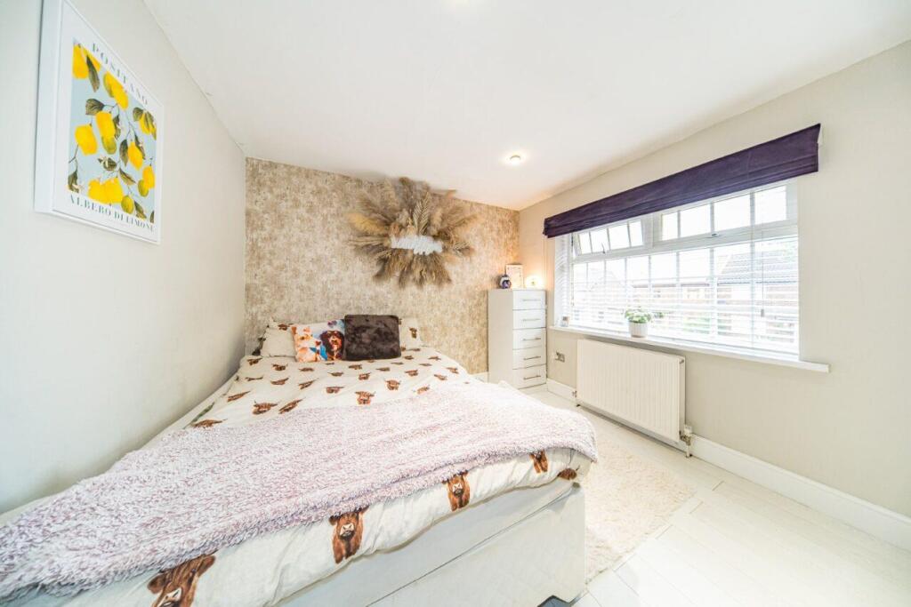 53 Walpole Ave bedroom 2 2.jpg