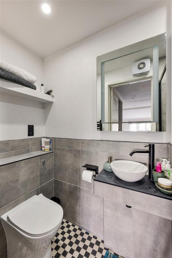 Wyemead Crescent, E4