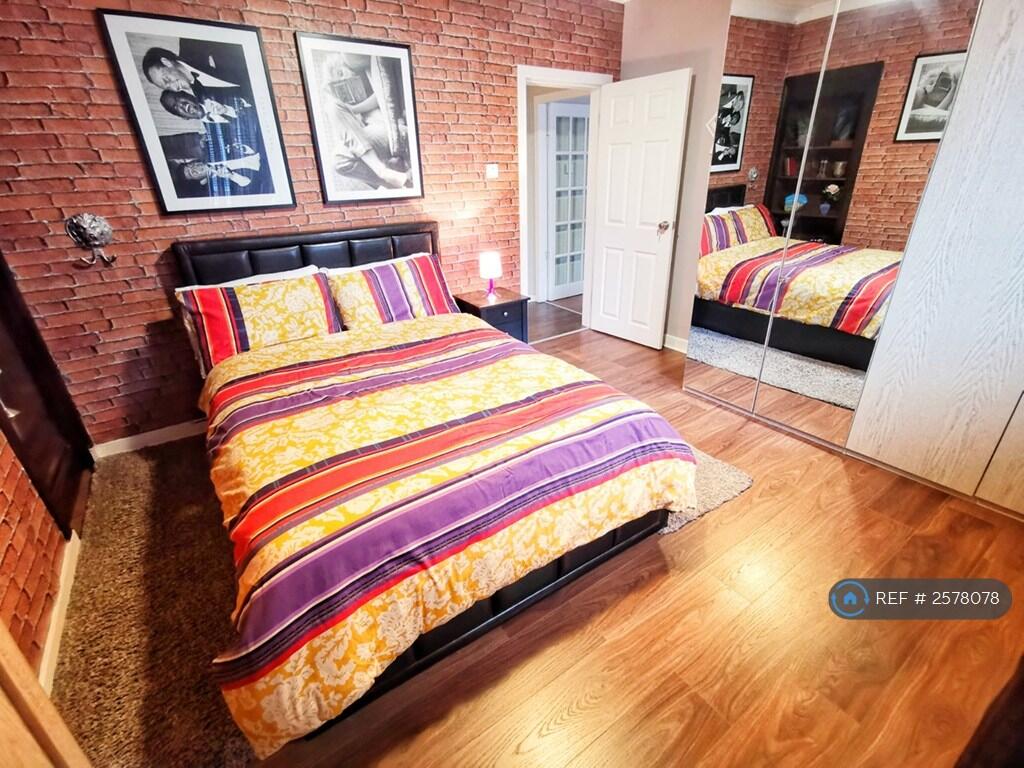 Bedroom 1 - Viewpoint 2 (Double Bed)