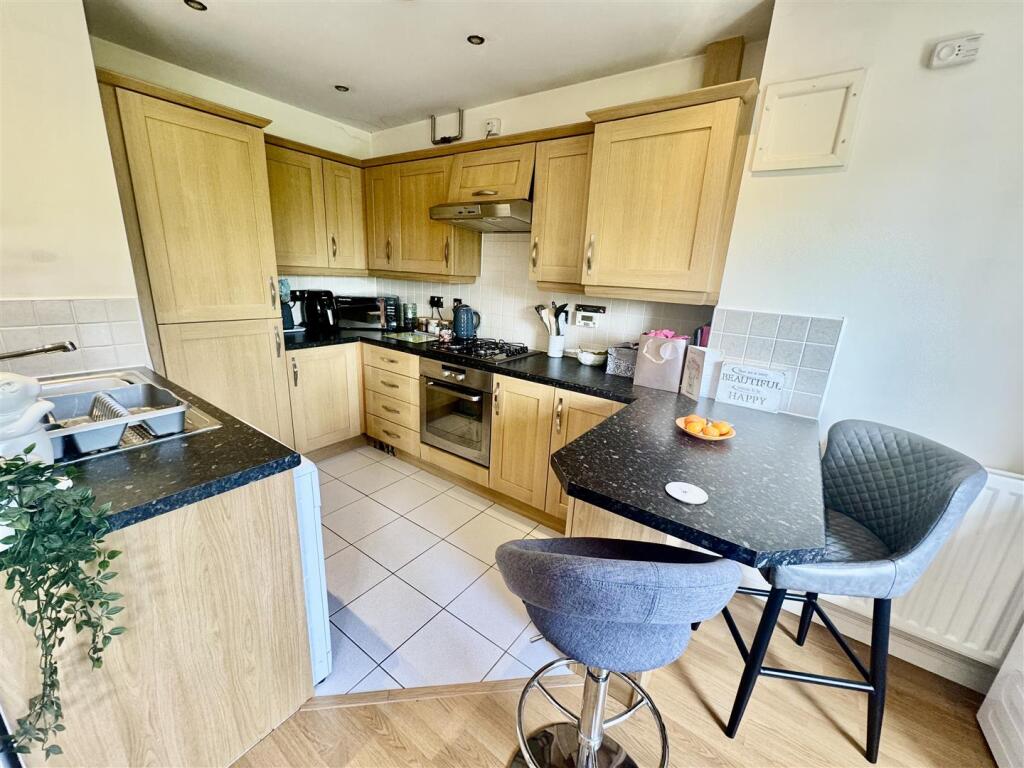 OPEN-PLAN LIVING, DINING AND KITCHEN