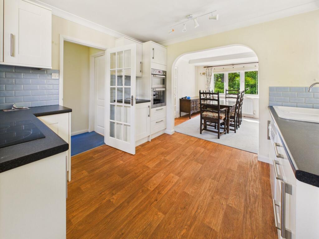 kitchen/breakfast room