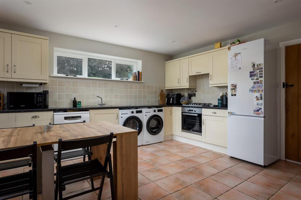 64 - Rockstowes Hill - GL11 5AF - Web.jpg