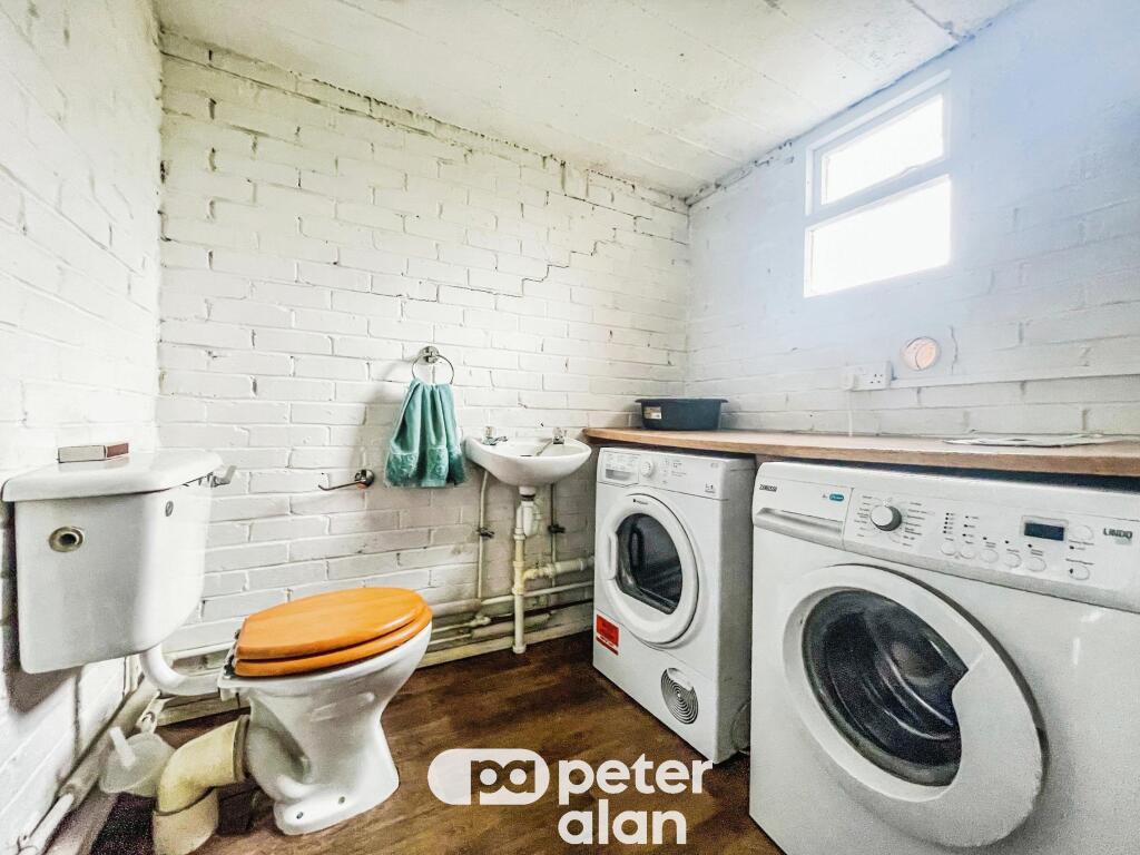 Cloakroom/wc
