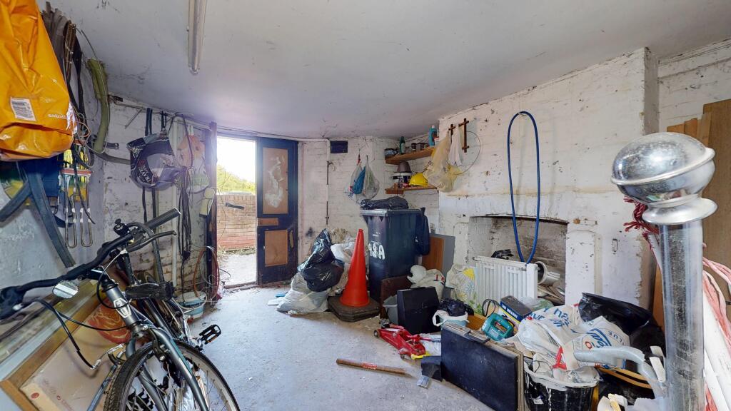 Flat A, 98 Lowden Road, Herne Hill, London, SE24 0BQ