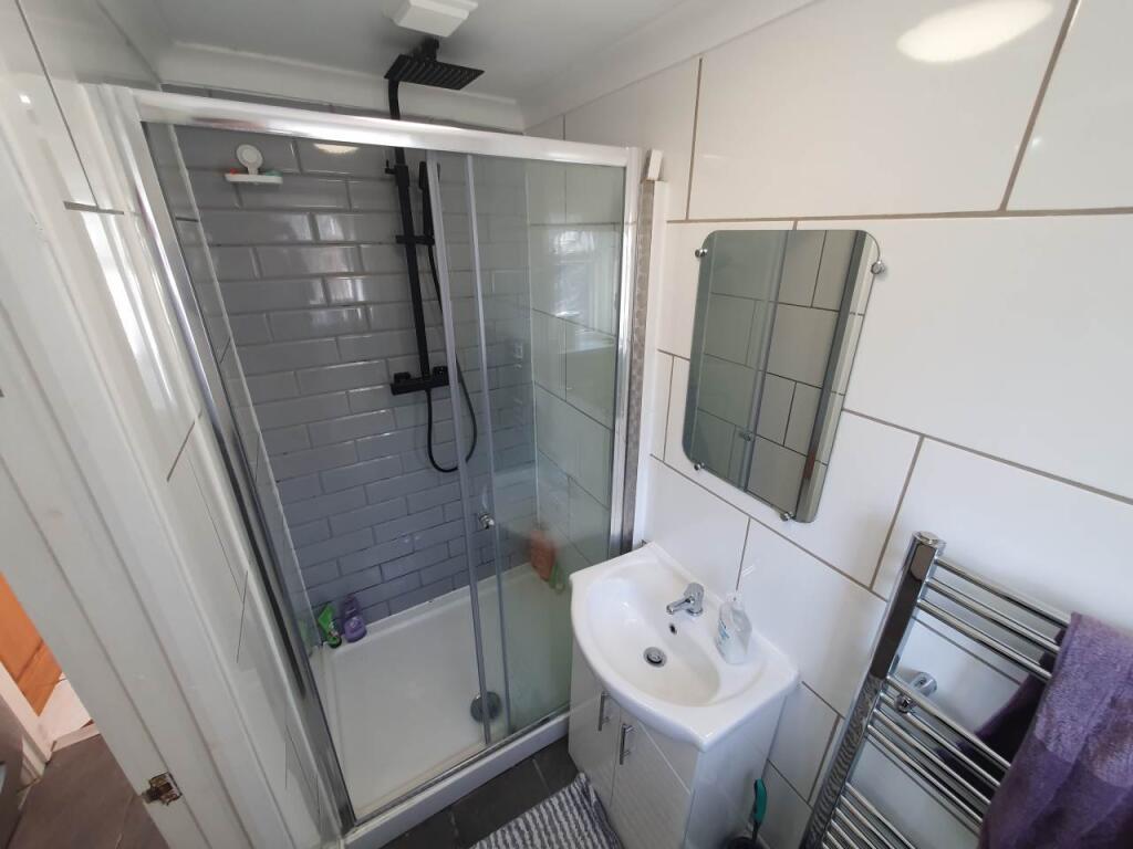 Ground floor bathroo