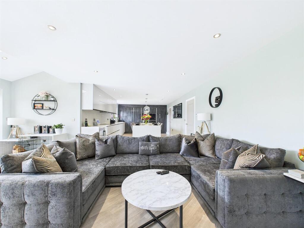 Open Plan Kitchen/Living/Dining Area