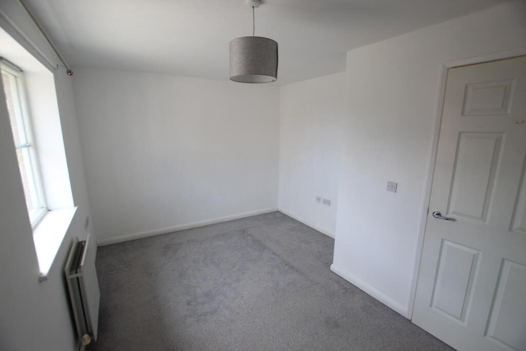 Bedroom 2.JPG