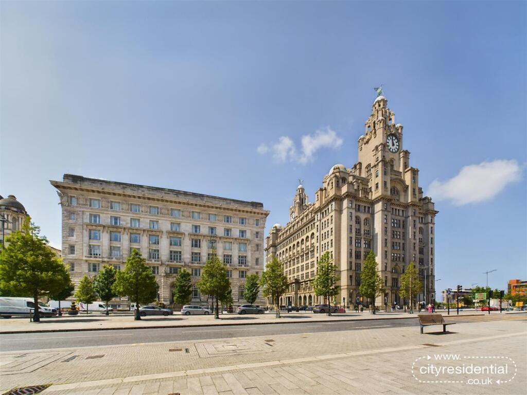 7, The Strand External 2.jpg