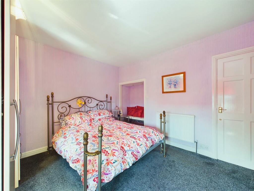 Bedroom: