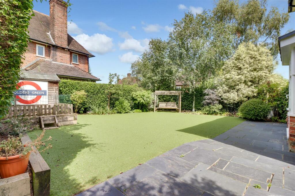 GARDEN3.jpg
