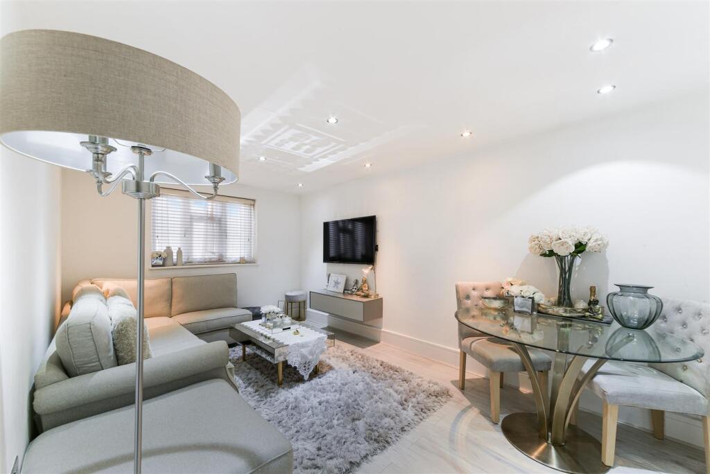 ROYAL CREST HOUSE,1B (15).jpg