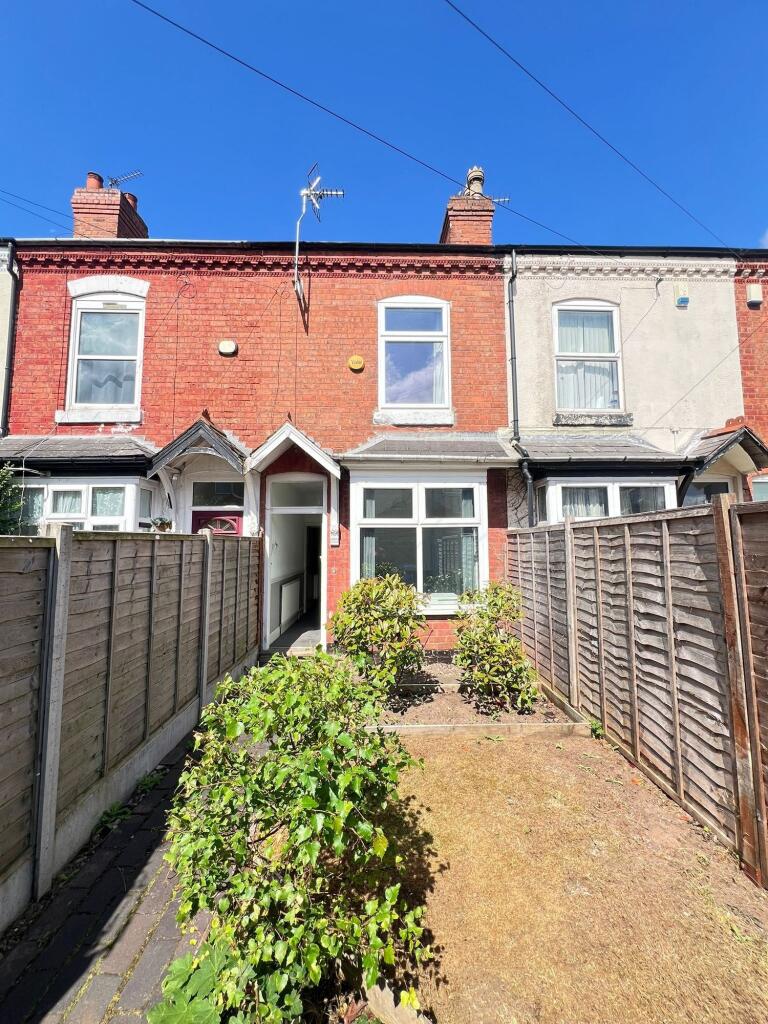Bright and well-maintained terraced house exter...