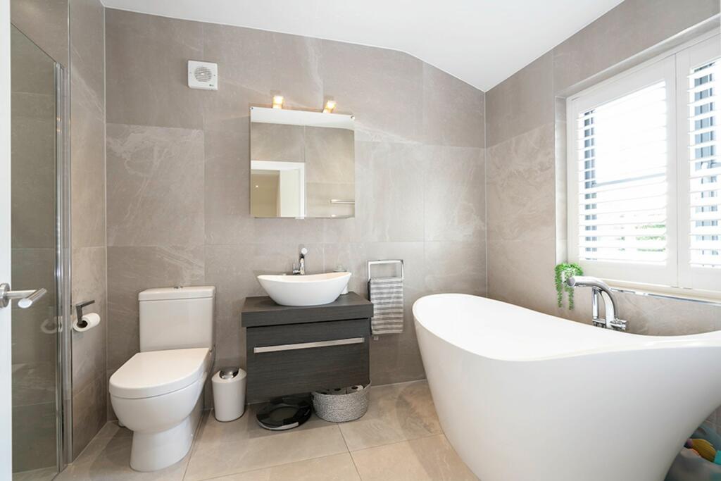 Main Bathroom