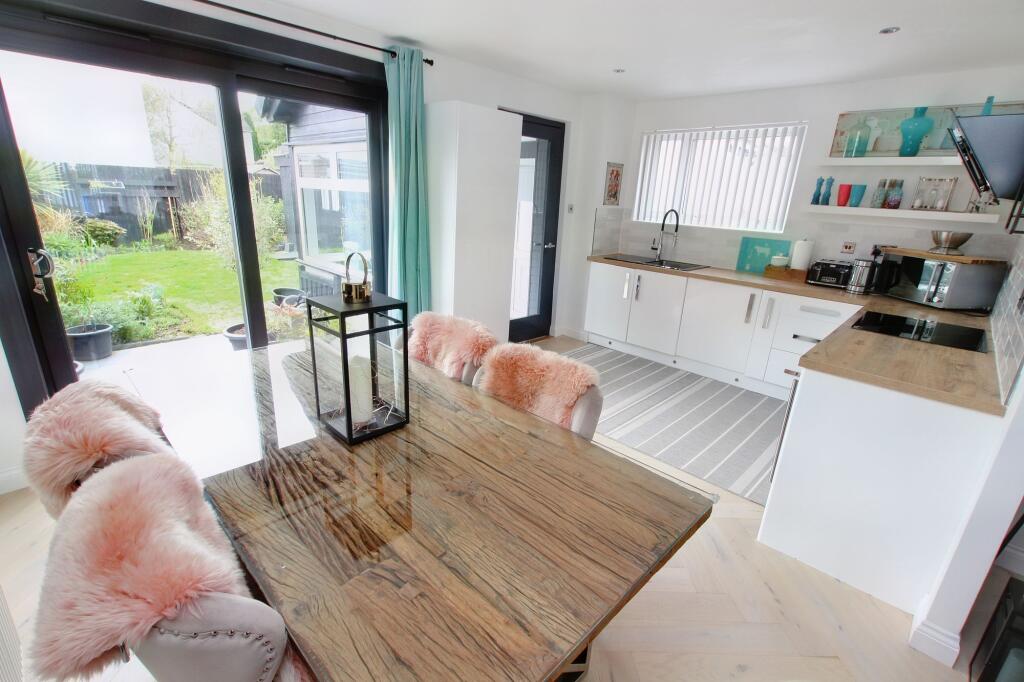 Open plan Kitchen/dining area
