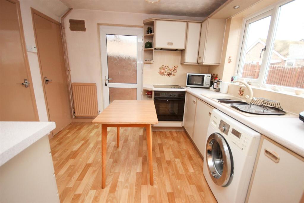 Kitchen 1.jpg