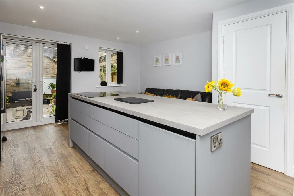 Bramleys Estate Agents - Plover Road - Lindley (5)