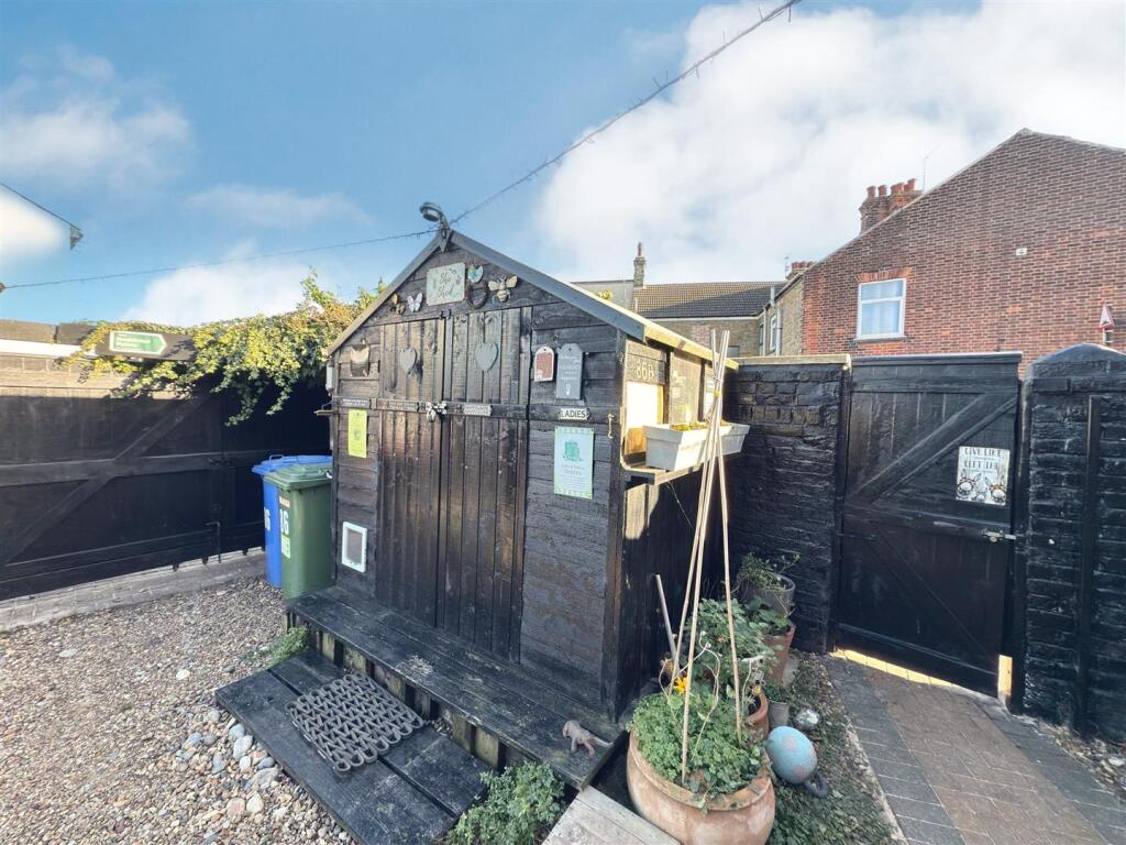 GARDEN SHED.jpg