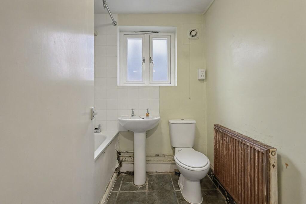 Ground Floor Flat, 42 Beauchamp Road, London, E7 9PD