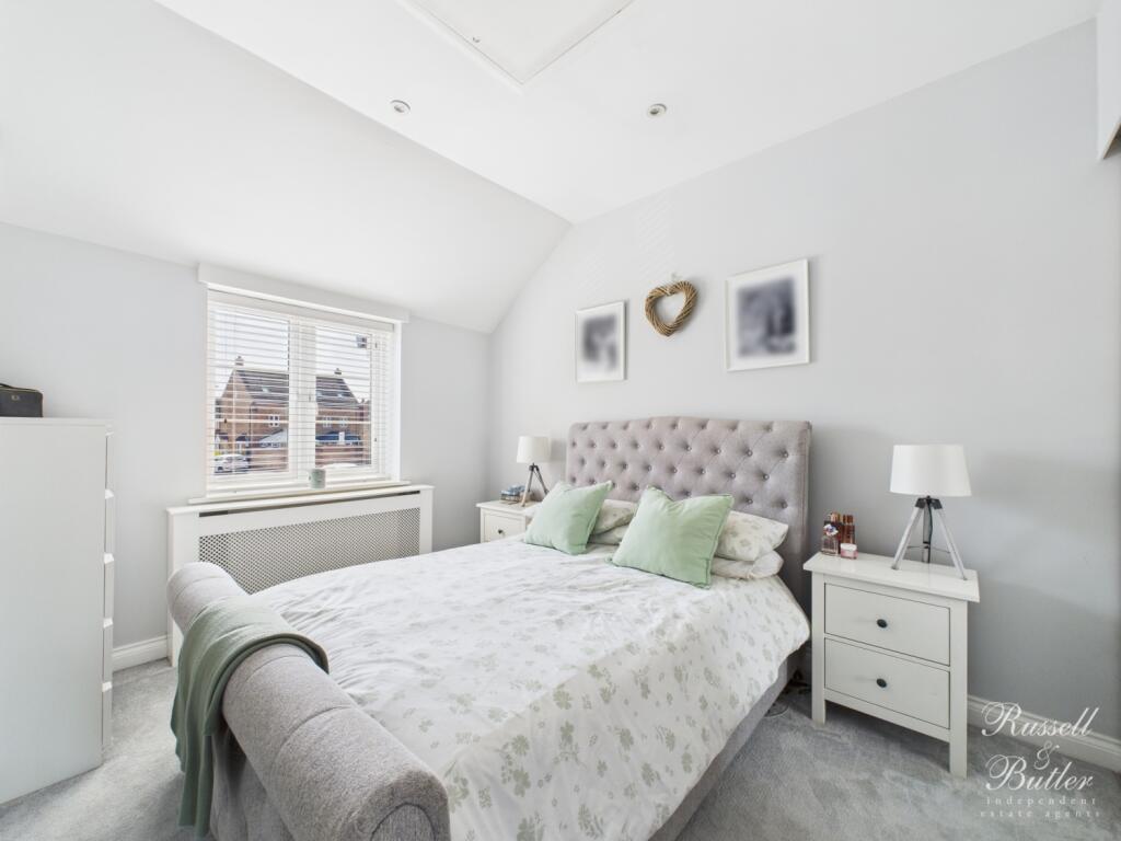 CAM01995G0-PR0322-STILL015