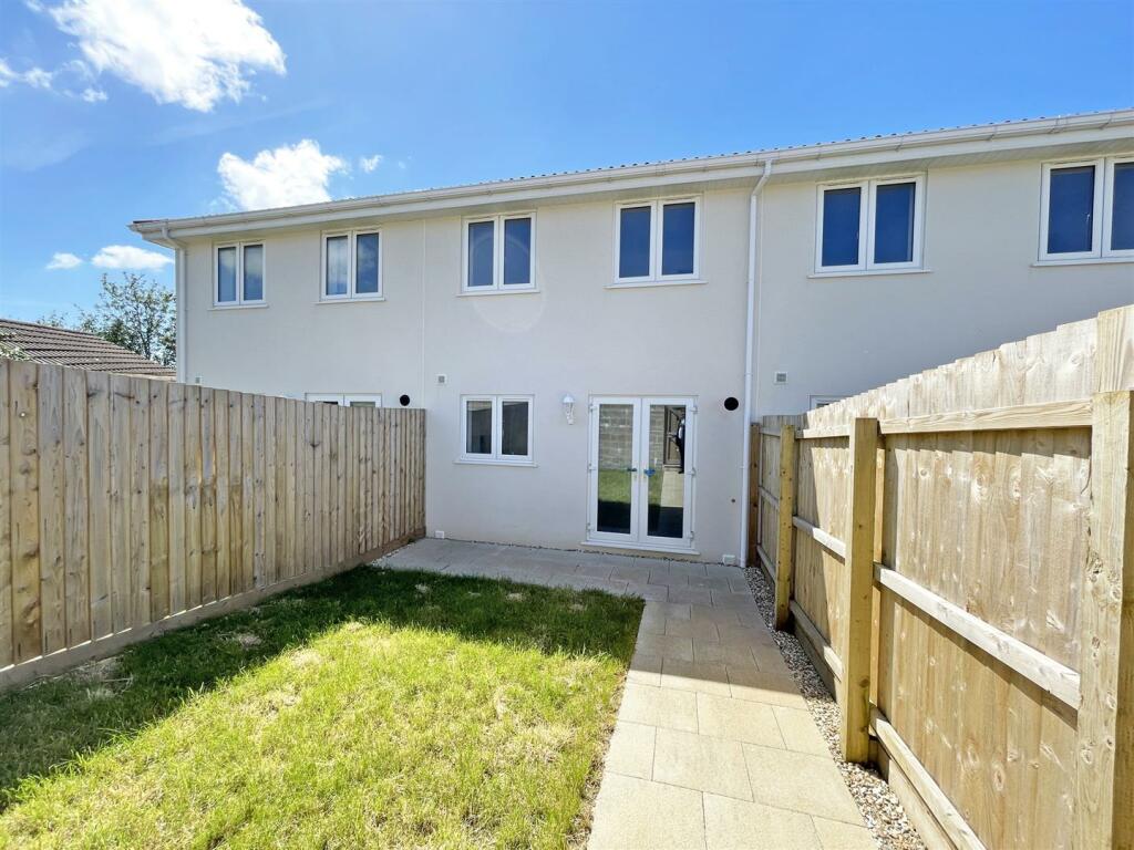 Sound View 6 - Rear.jpg