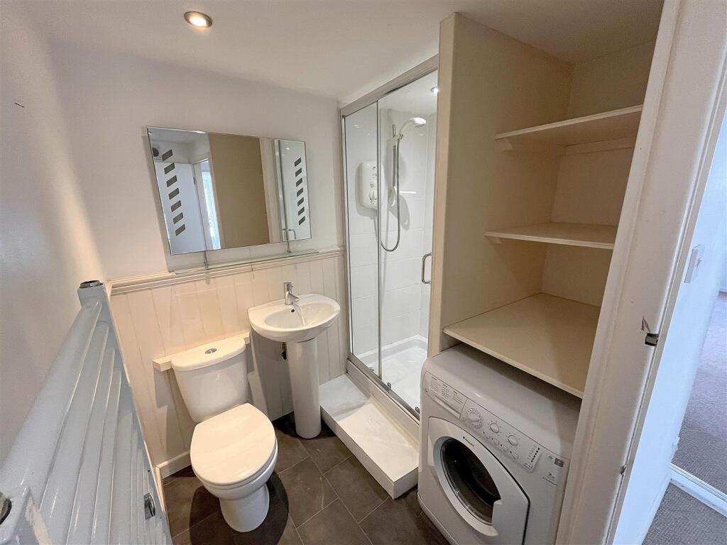 Shower Room.jpg