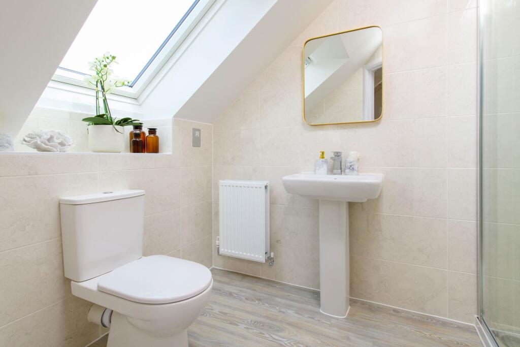 norbury en suite from the main bedroom