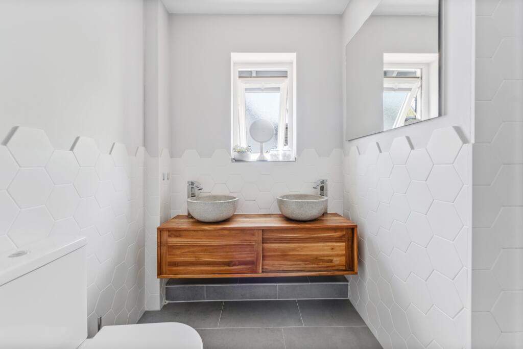 En-suite bedroom One