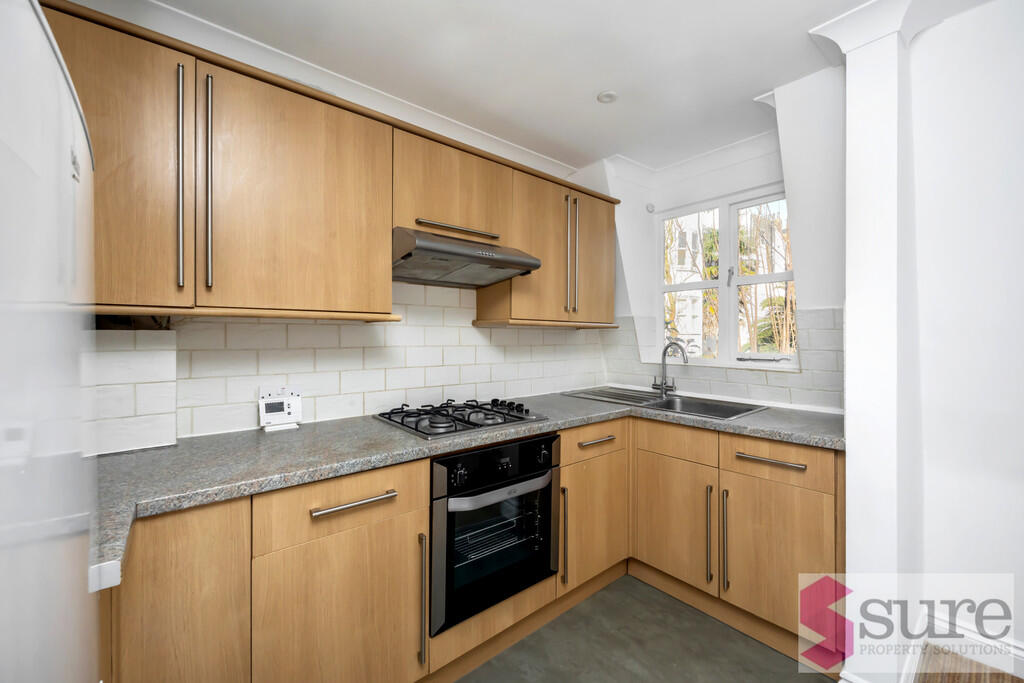 Marine Parade, 11...