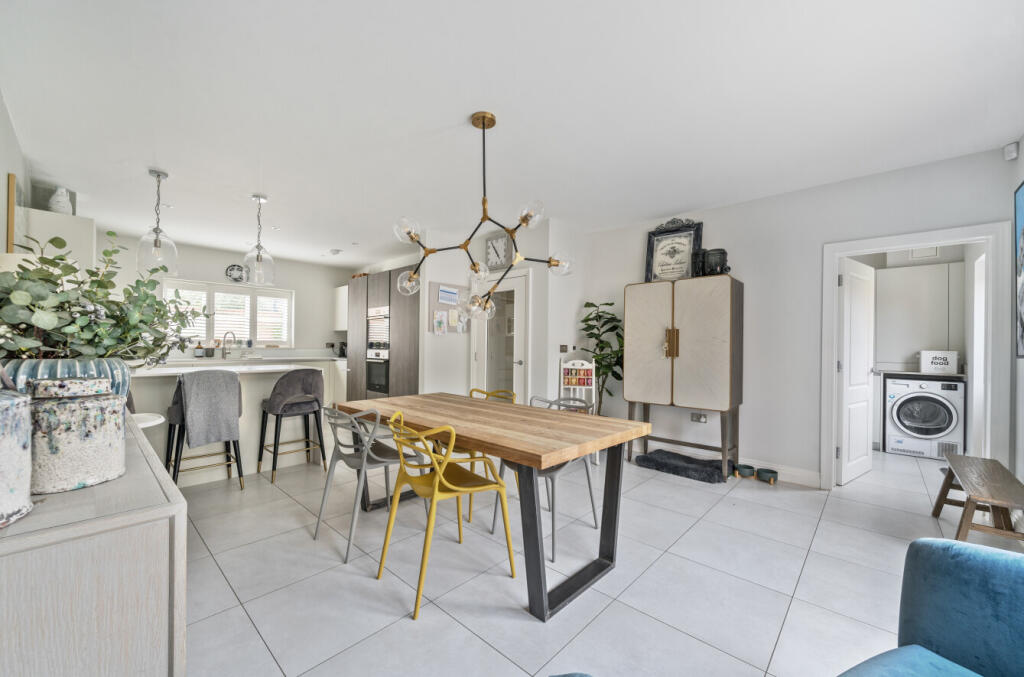 1329068-15-688111...