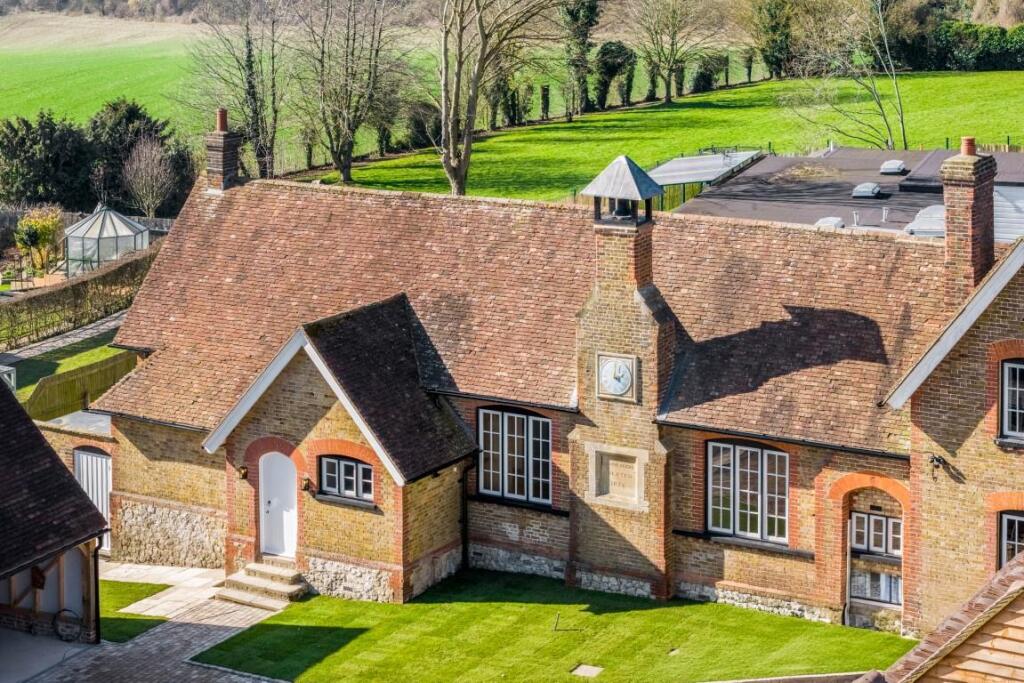 Breathtaking School Conversion - Detling Village