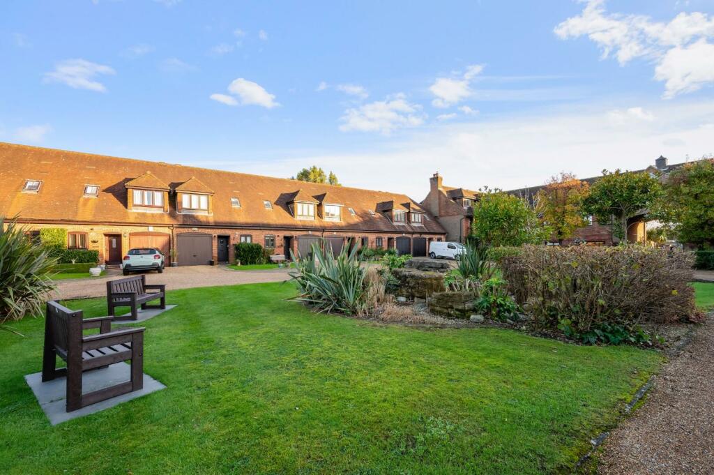 MEADE COURT - 10.jpg