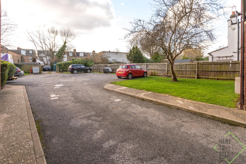 1 Barclay Court, 15 Dale Grove, N12 8XB-18