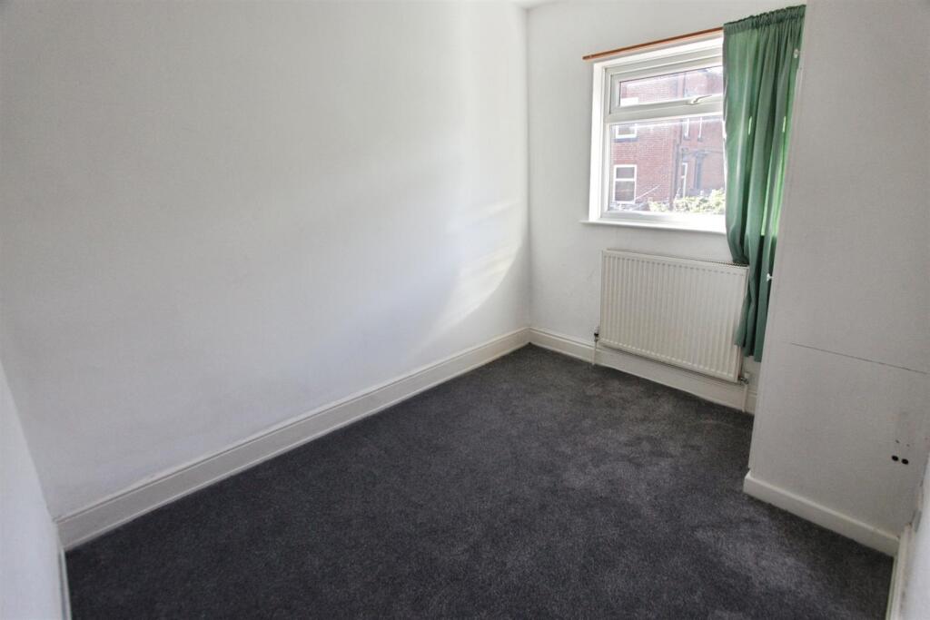 cfcf8411-Bedroom 202.JPG