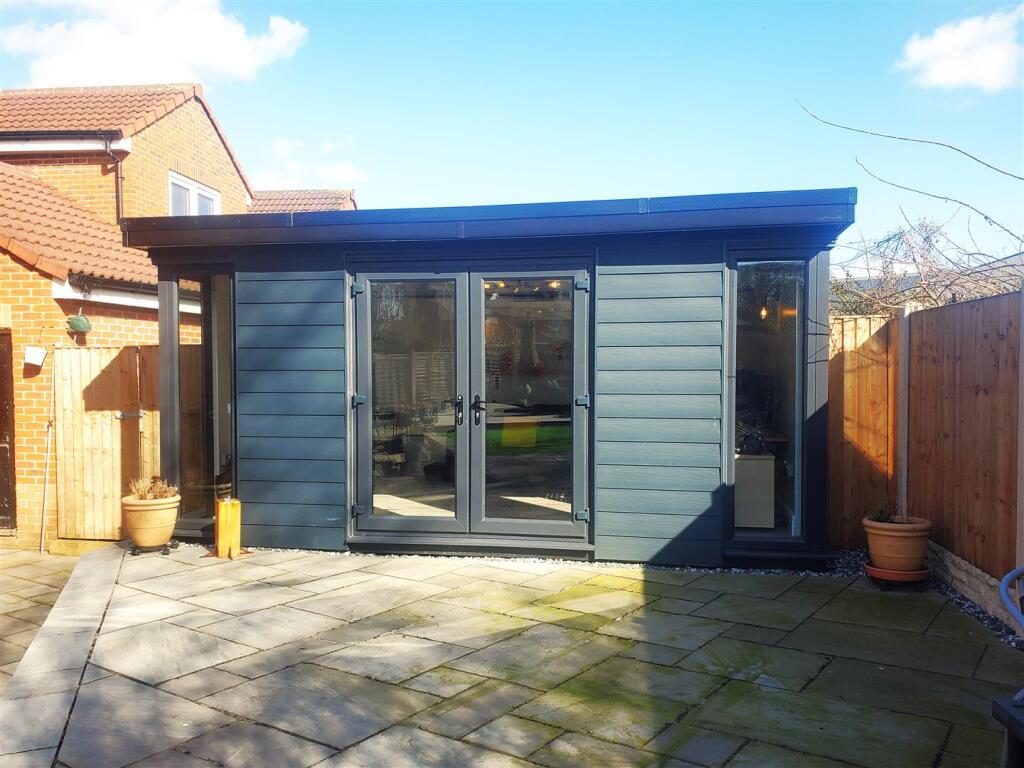 REAR OFFICE/STUDY
