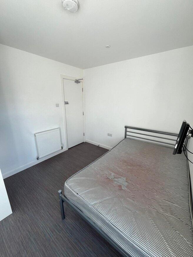 watford-street-st4-2ew-992610