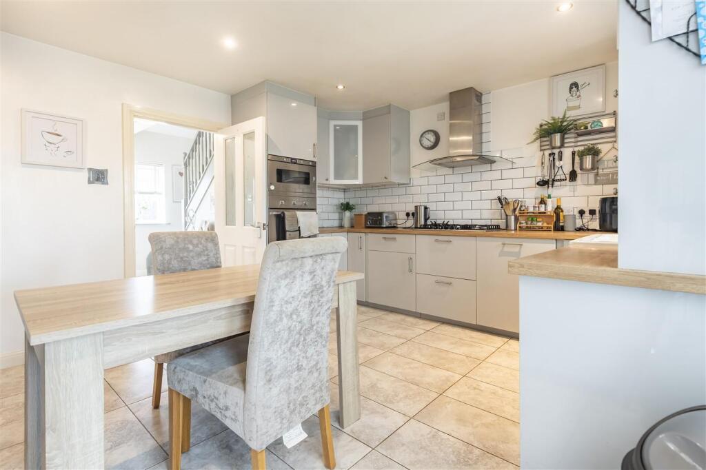 12 Forest Dr (5).jpg