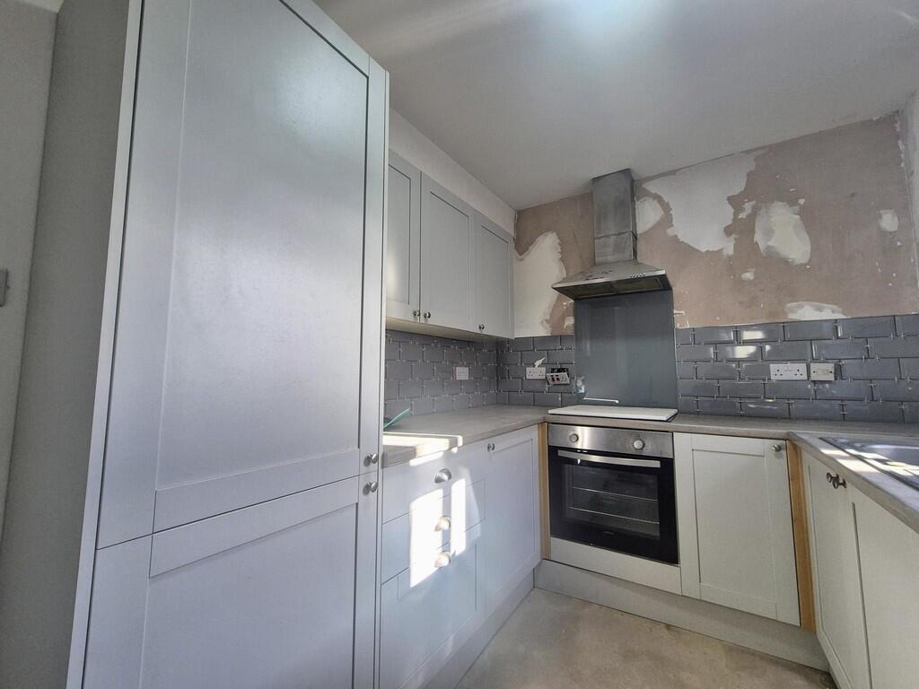 1000046896
