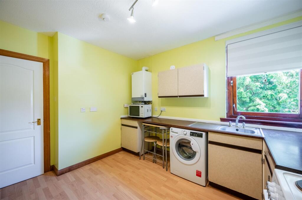 Kitchen (1).jpg