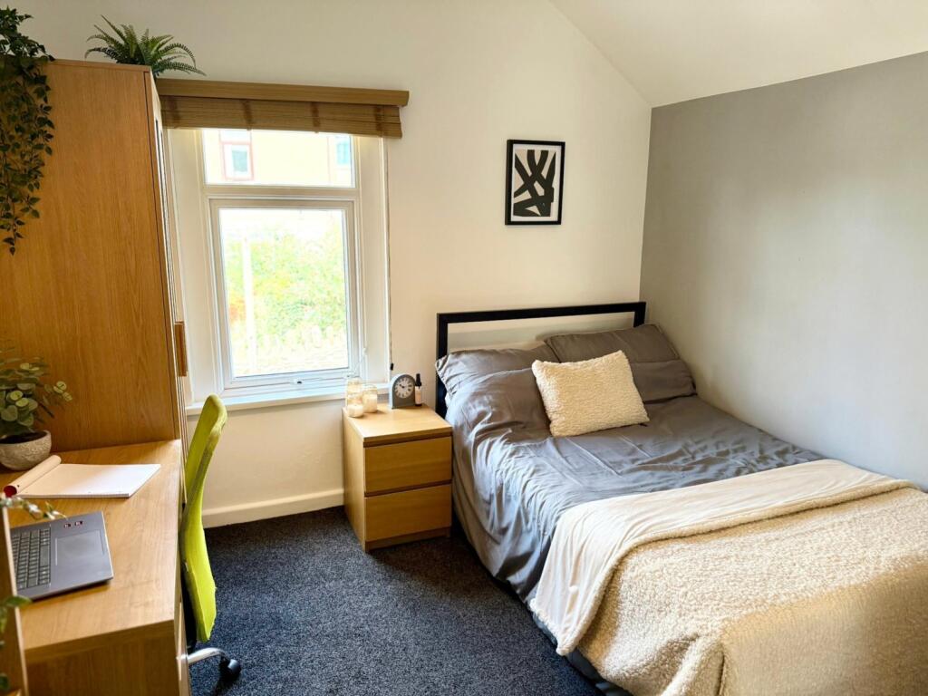 Call 02920 668585 to secure your viewing _5