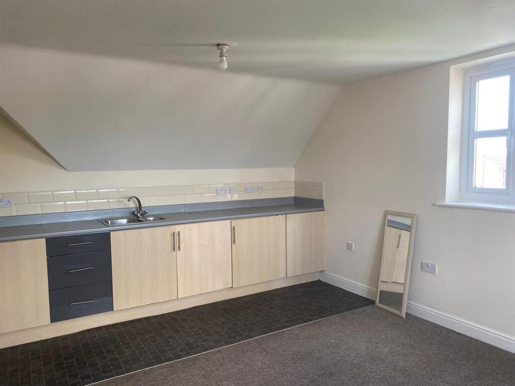 kitchen 2.jpg