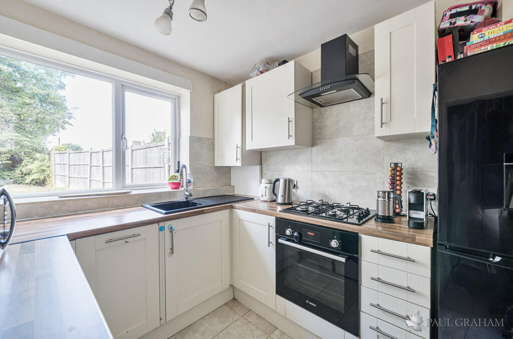 7b6bcb27-750b-409...