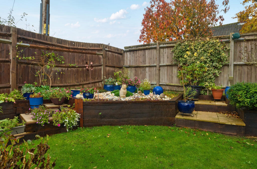 1373460-5-6904b3b...