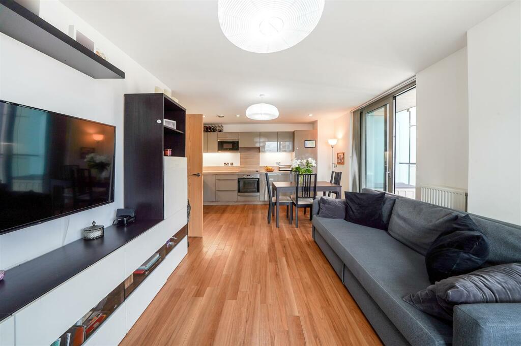 Living Room - Sienna Alto - Renaissance Developmen