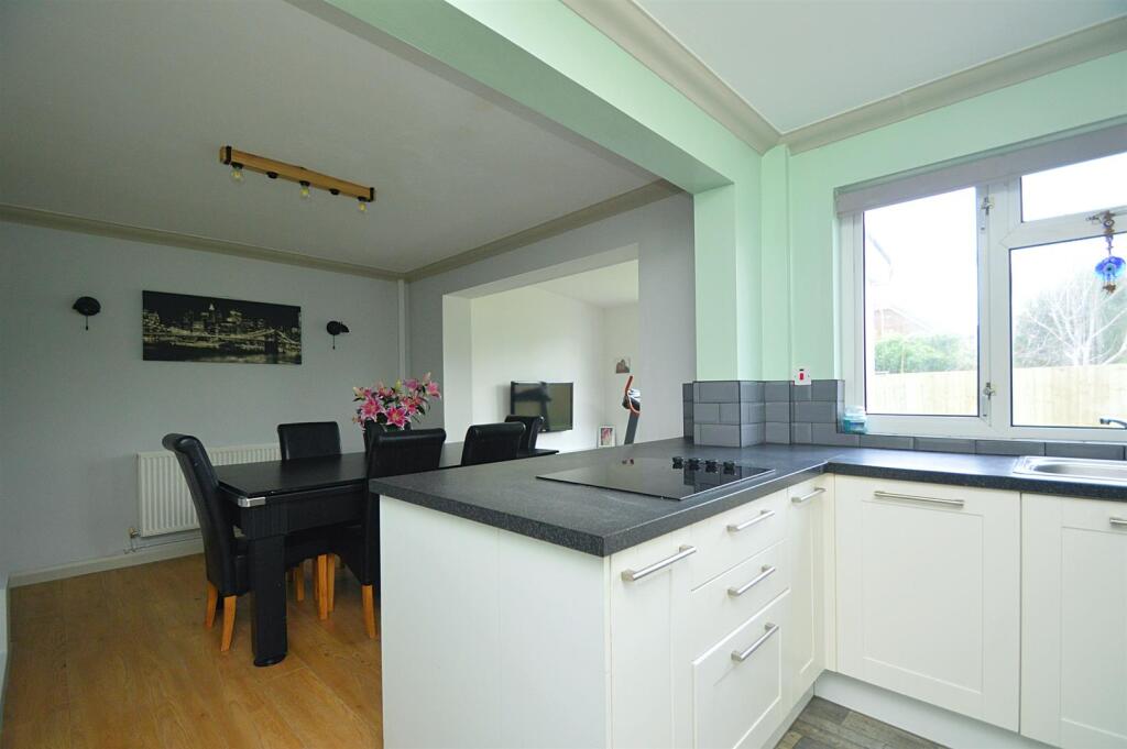 Kitchen1.jpg