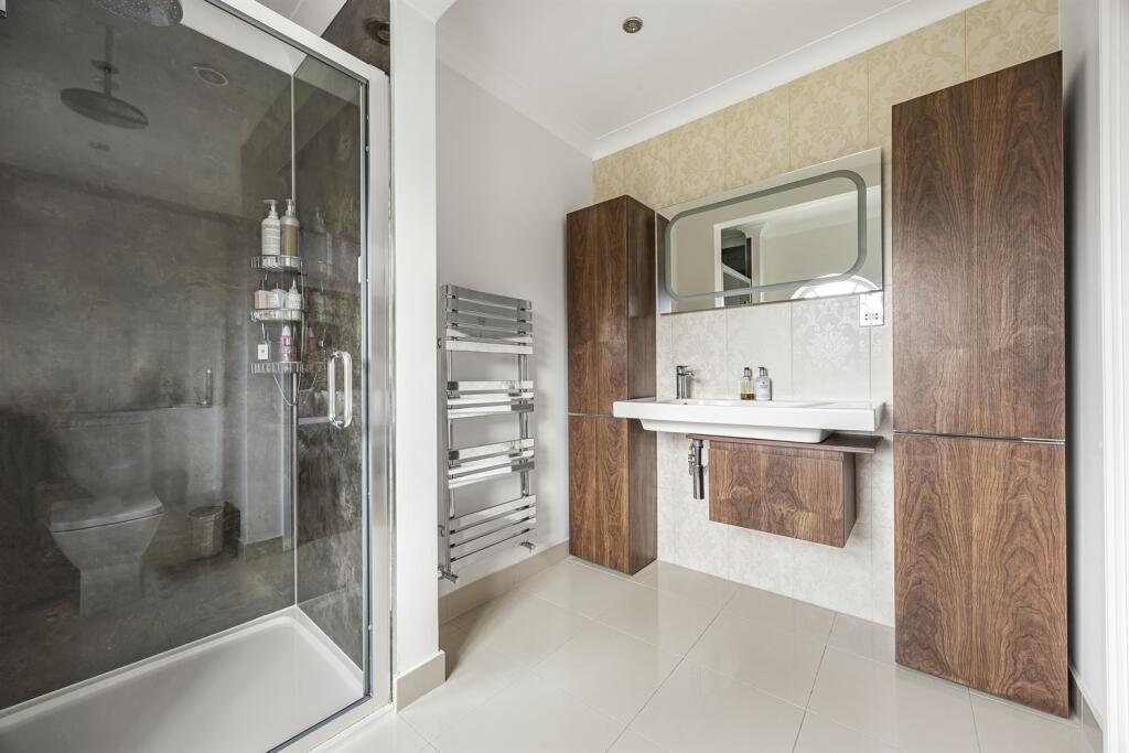 En Suite Shower Room