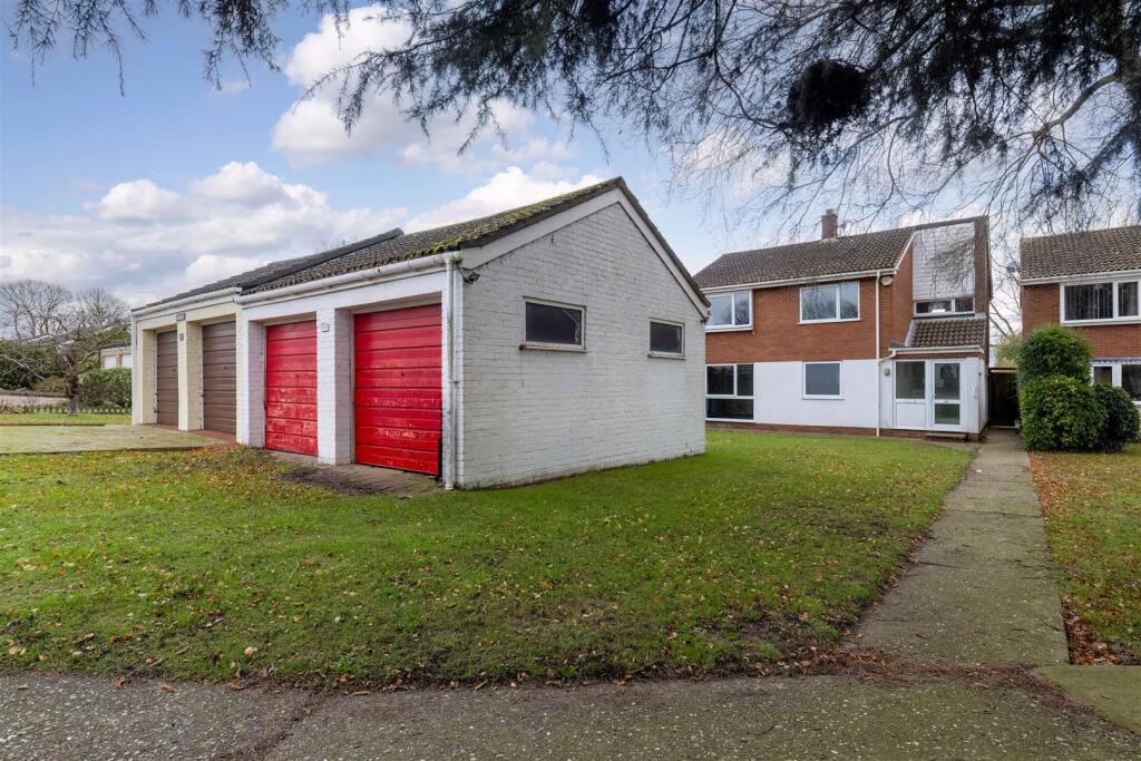 Garrick Green, Old Catton